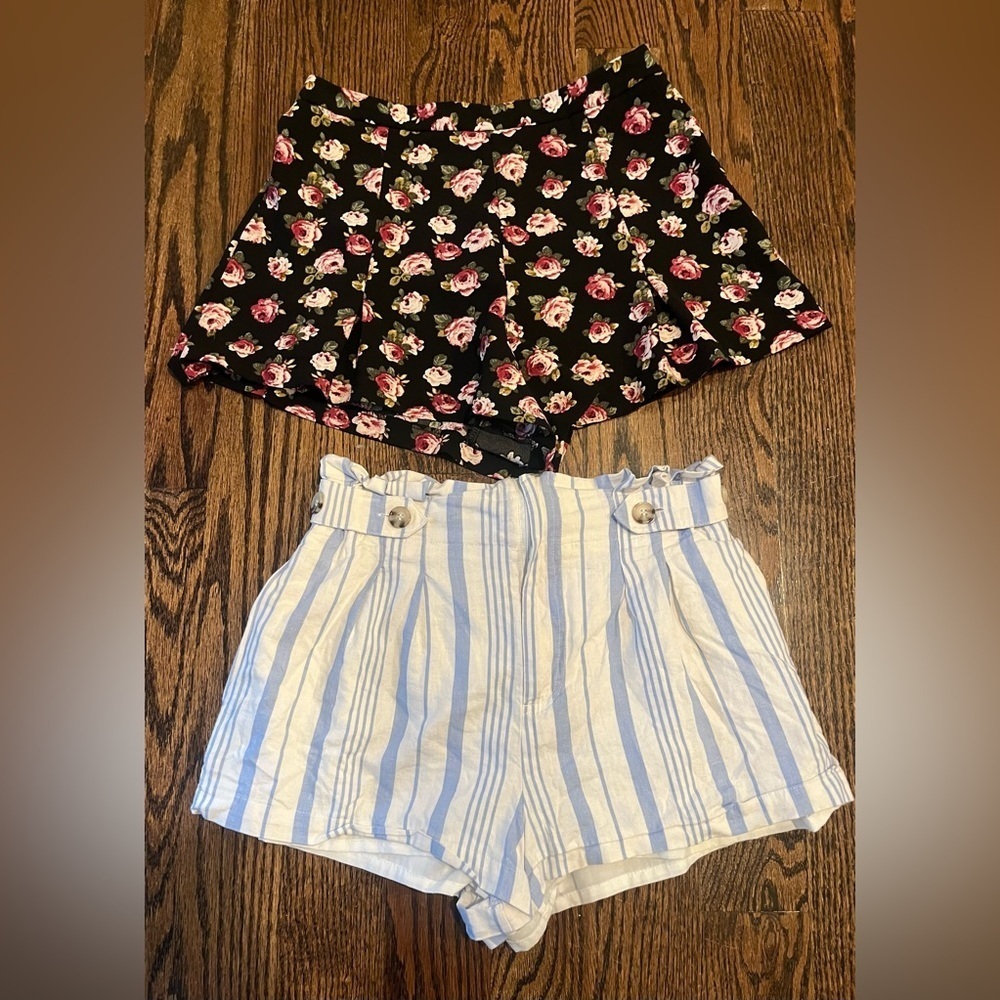 Forever 21 bundle of women’s shorts Sz. M striped/ roses print